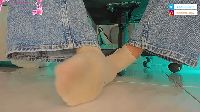 charlotte  grey online show from 11-06-25, 08:21