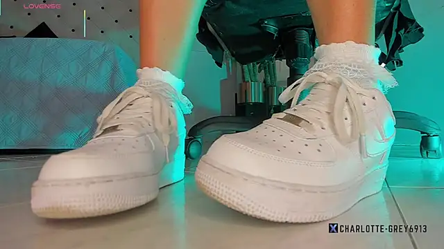 charlotte  grey online show from 01-09-26, 08:21