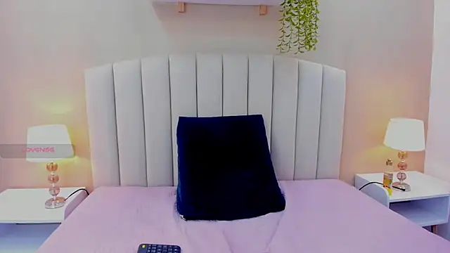 Mia thompson 19 online show from 07-03-26, 08:26