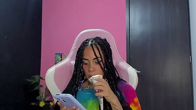 Snapshot of Juanadearco5 chatting on 12-03-24, 11:02 Juanadearco5 online show from 12-03-24, 11:02