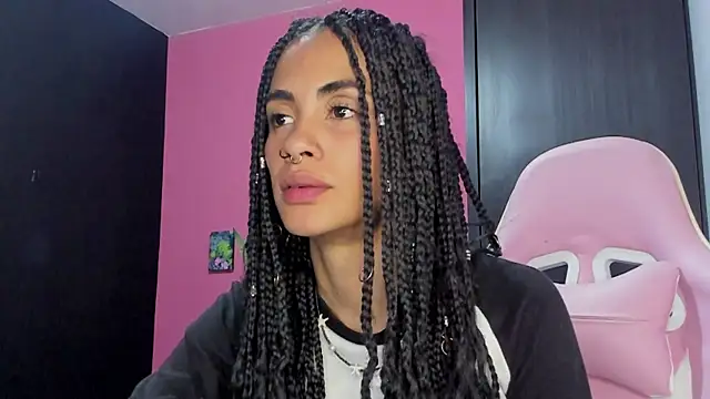 Snapshot of Juanadearco5 chatting on 12-11-24, 12:12 Juanadearco5 online show from 12-11-24, 12:12