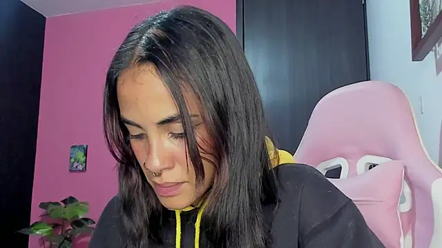 Snapshot of Juanadearco5 chatting on 12-17-24, 10:54 Juanadearco5 online show from 12-17-24, 10:54