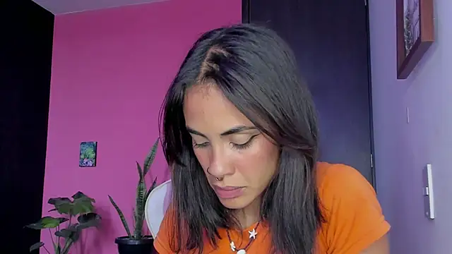 Snapshot of Juanadearco5 chatting on 12-18-24, 09:08 Juanadearco5 online show from 12-18-24, 09:08