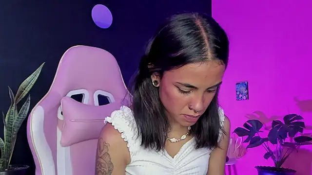 Snapshot of Juanadearco5 chatting on 02-10-25, 12:29 Juanadearco5 online show from 02-10-25, 12:29