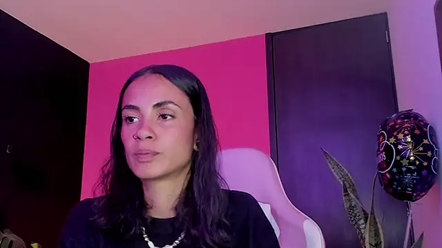 Snapshot of Juanadearco5 chatting on 03-17-25, 04:22 Juanadearco5 online show from 03-17-25, 04:22