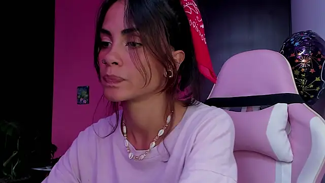 Snapshot of Juanadearco5 chatting on 03-19-25, 05:50 Juanadearco5 online show from 03-19-25, 05:50
