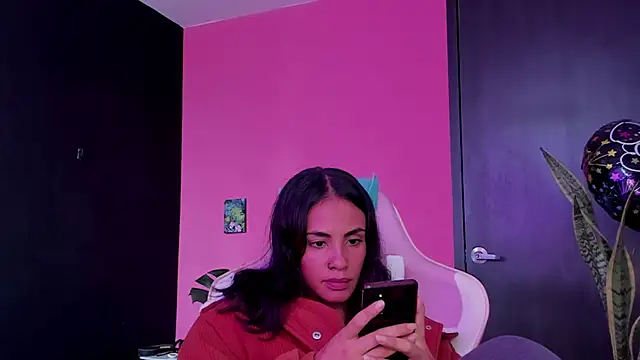 Snapshot of Juanadearco5 chatting on 03-21-25, 02:51 Juanadearco5 online show from 03-21-25, 02:51