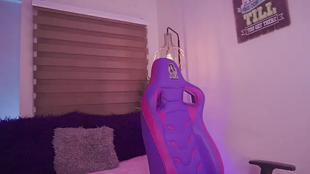 madelyn rose  online show from 10-17-25, 02:15