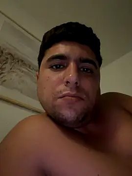 Snapshot of elwhite1996 chatting on 10-28-25, 06:28 elwhite1996 online show from 10-28-25, 06:28