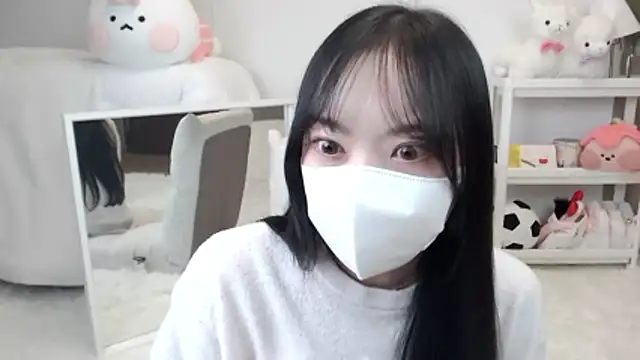 Snapshot of momo_room chatting on 04-04-26, 12:24 momo room online show from 04-04-26, 12:24