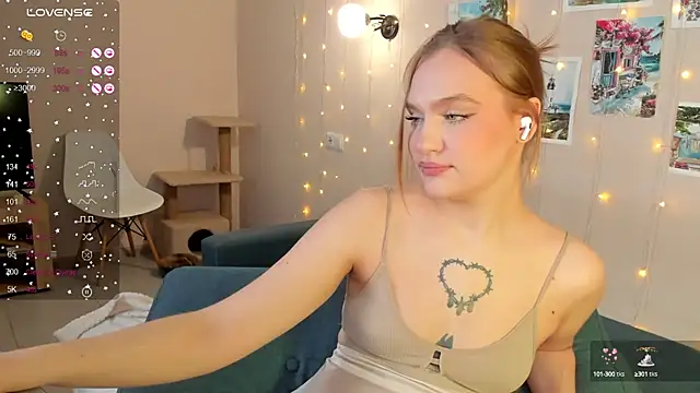 CarolineLovers online show from 01-13-25, 06:16