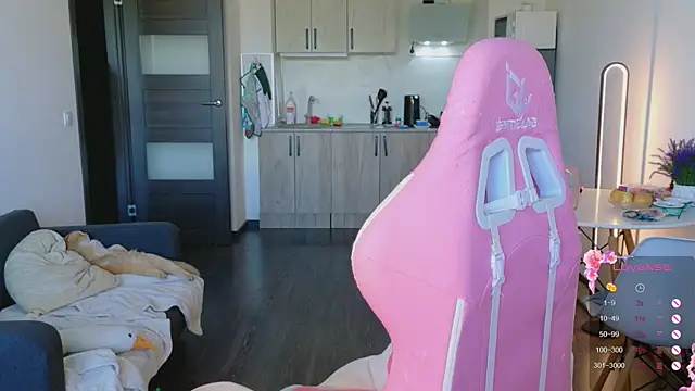 cinnabon girls online show from 06-22-26, 12:02