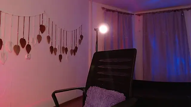 Mayrumey online show from 04-12-26, 04:56