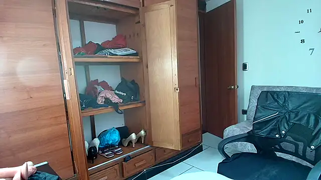 Snapshot of Majo_Soussa chatting on 09-30-25, 01:05 Majo Soussa online show from 09-30-25, 01:05