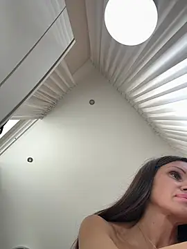 Hott Lolla online show from 03-20-25, 09:04