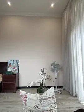 Hott Lolla online show from 09-12-25, 07:30