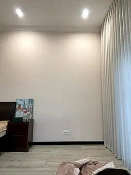 Hott Lolla online show from 10-04-25, 08:34