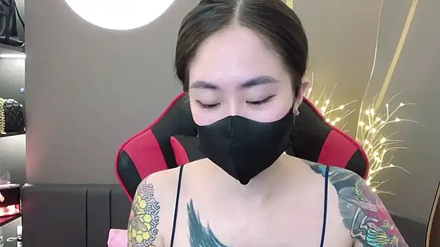 Snapshot of witch-39 chatting on 12-20-24, 06:19 witch-39 online show from 12-20-24, 06:19