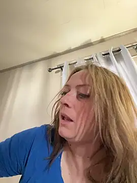 Snapshot of lezbean24 chatting on 02-10-26, 04:55 lezbean24 online show from 02-10-26, 04:55