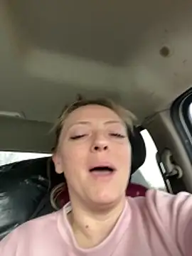 Snapshot of lezbean24 chatting on 02-23-26, 09:23 lezbean24 online show from 02-23-26, 09:23