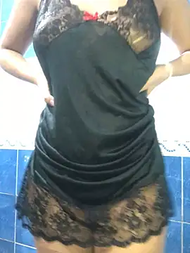 Snapshot of Moroccan_bitch chatting on 12-15-24, 07:31 Moroccan bitch online show from 12-15-24, 07:31