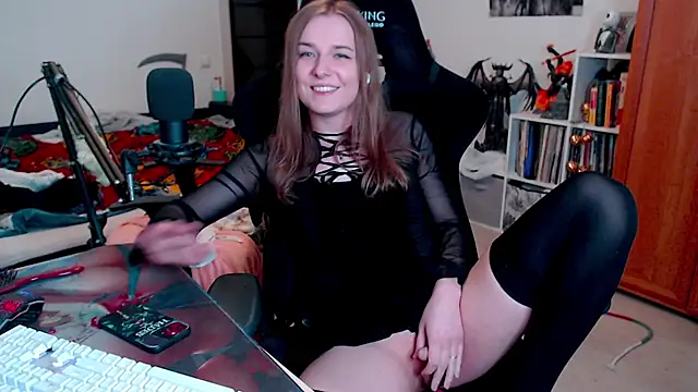 Snapshot of stellablondy chatting on 12-17-24, 02:55 stellablondy online show from 12-17-24, 02:55