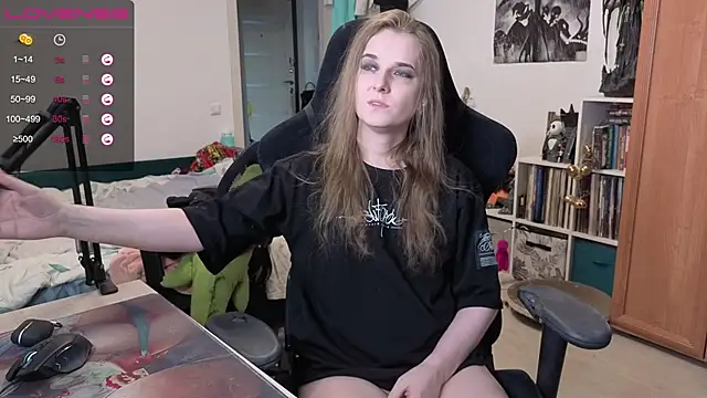 Snapshot of stellablondy chatting on 10-13-25, 11:10 stellablondy online show from 10-13-25, 11:10