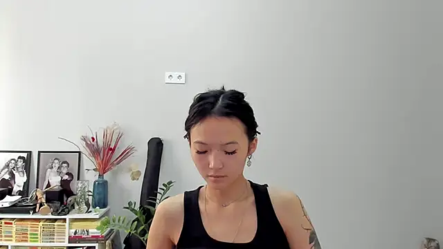 ailey chao online show from 12-04-25, 03:05