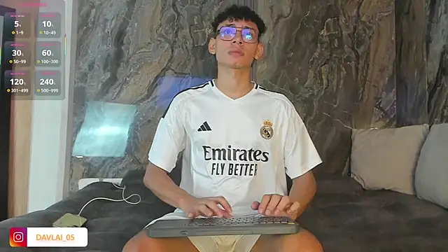 Daviid laidd online show from 11-18-25, 08:57