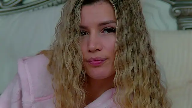 Snapshot of IvySamek chatting on 02-14-25, 07:02 IvySamek online show from 02-14-25, 07:02