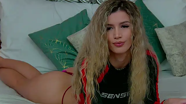 Snapshot of IvySamek chatting on 03-08-25, 06:37 IvySamek online show from 03-08-25, 06:37