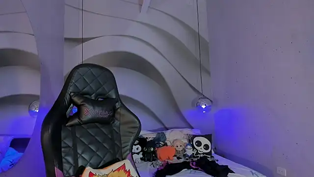 IamNayuta online show from 11-28-25, 08:22