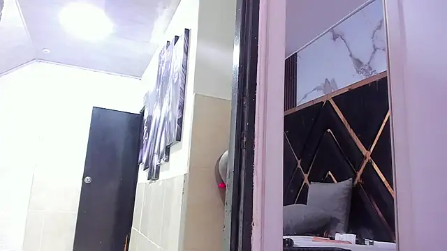 Snapshot of sweetebonny1 chatting on 12-03-24, 04:39 sweetebonny1 online show from 12-03-24, 04:39