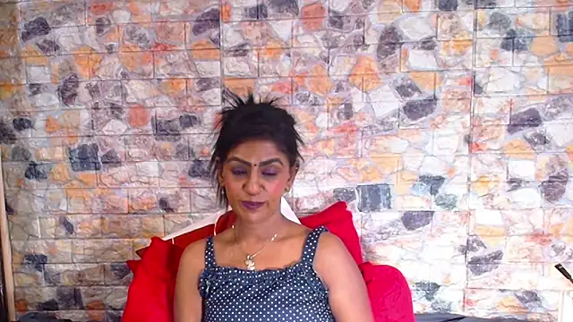 Snapshot of EroticSexyStripper chatting on 12-17-25, 03:29 EroticSexyStripper online show from 12-17-25, 03:29