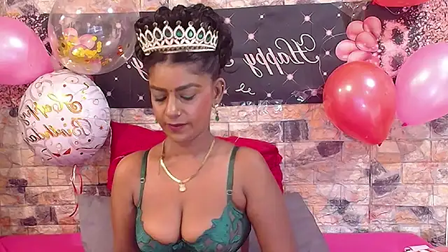 Snapshot of EroticSexyStripper chatting on 03-10-26, 04:28 EroticSexyStripper online show from 03-10-26, 04:28