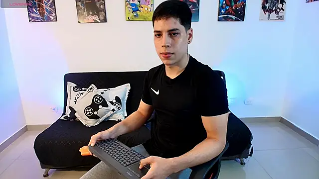 jonathanjoestar  online show from 04-30-26, 09:30