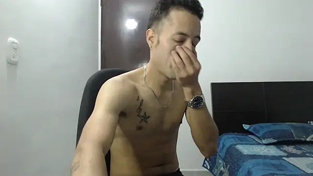 Snapshot of dimitriquiet05 chatting on 12-18-24, 05:04 dimitriquiet05 online show from 12-18-24, 05:04