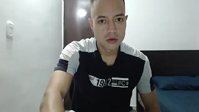 Snapshot of dimitriquiet05 chatting on 12-22-24, 04:06 dimitriquiet05 online show from 12-22-24, 04:06