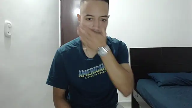 Snapshot of dimitriquiet05 chatting on 12-23-24, 05:39 dimitriquiet05 online show from 12-23-24, 05:39