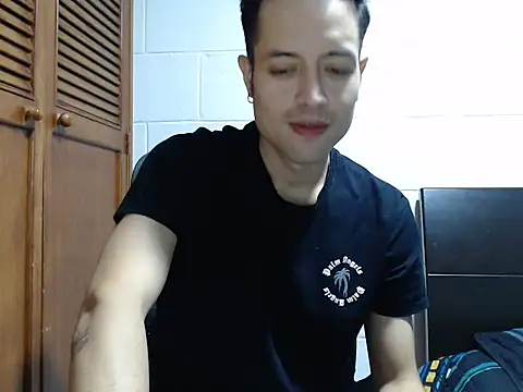 Snapshot of dimitriquiet05 chatting on 02-03-26, 04:54 dimitriquiet05 online show from 02-03-26, 04:54