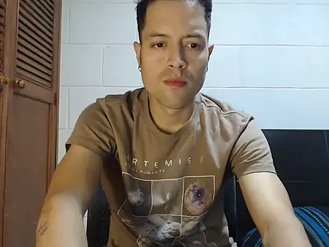 Snapshot of dimitriquiet05 chatting on 03-21-26, 06:51 dimitriquiet05 online show from 03-21-26, 06:51