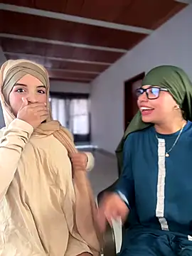 lalilamassu1 online show from 10-31-25, 03:24