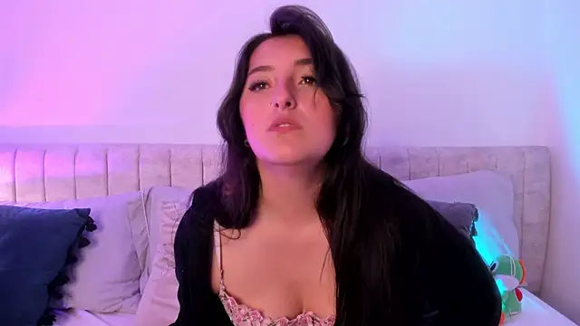 Snapshot of Kathia_Morelli chatting on 02-08-25, 03:31 Kathia Morelli online show from 02-08-25, 03:31