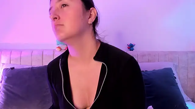 Snapshot of Kathia_Morelli chatting on 02-13-25, 11:39 Kathia Morelli online show from 02-13-25, 11:39