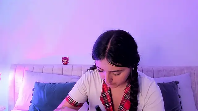 Snapshot of Kathia_Morelli chatting on 02-15-25, 11:50 Kathia Morelli online show from 02-15-25, 11:50