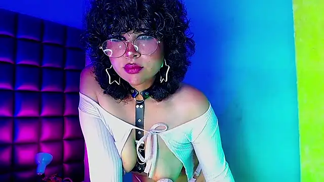 kuromi69 online show from 03-19-25, 06:03