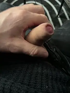 Snapshot of dimitriei chatting on 02-13-25, 09:51 dimitriei online show from 02-13-25, 09:51