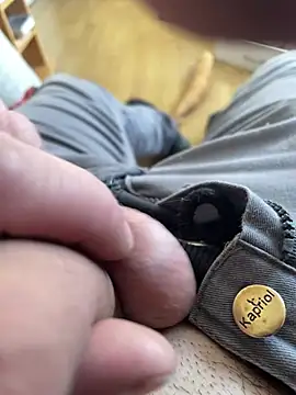 Snapshot of dimitriei chatting on 02-04-26, 10:43 dimitriei online show from 02-04-26, 10:43