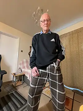 Snapshot of cutaboverest chatting on 01-06-26, 04:00 cutaboverest online show from 01-06-26, 04:00