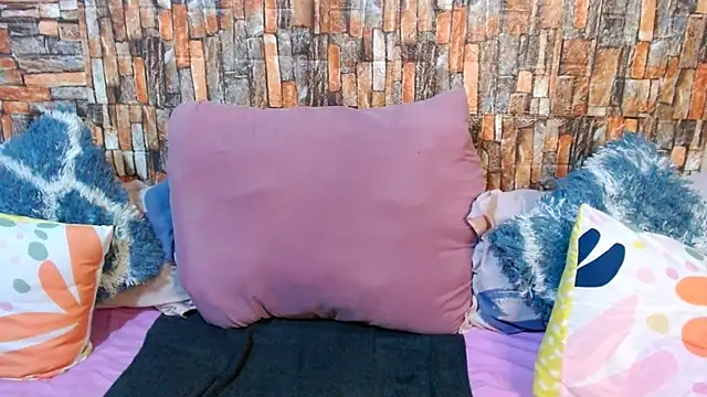 Snapshot of Foxy_African chatting on 11-27-25, 02:24 Foxy African online show from 11-27-25, 02:24